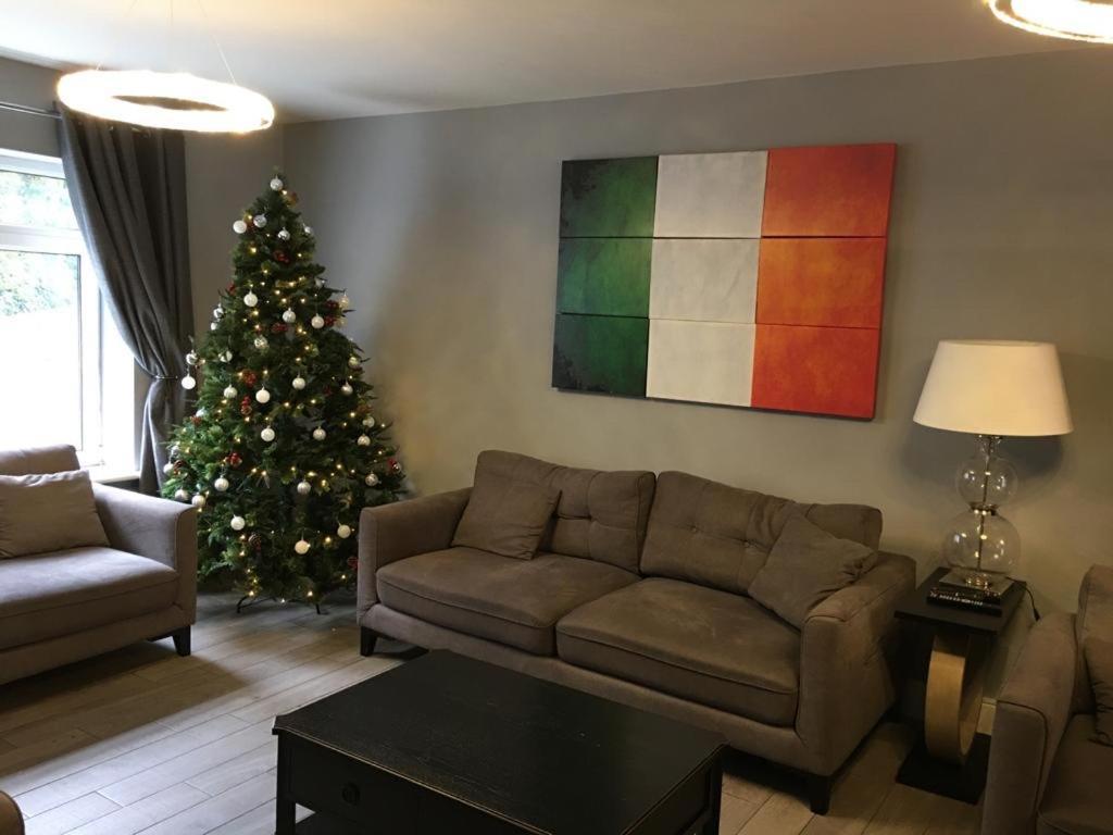 The Town House Kinsale, Hosted By Exquisite Holiday Homes, Sleeps 16 Extérieur photo
