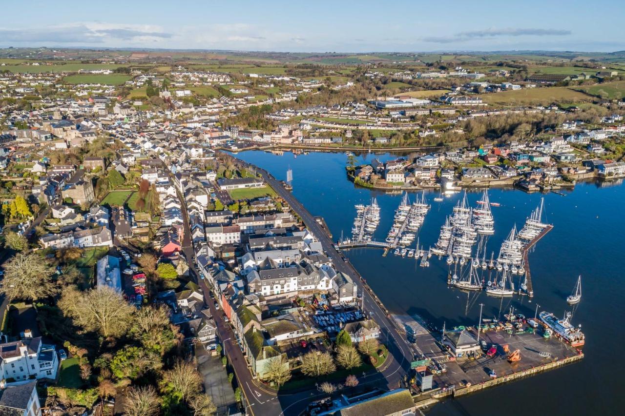 The Town House Kinsale, Hosted By Exquisite Holiday Homes, Sleeps 16 Extérieur photo
