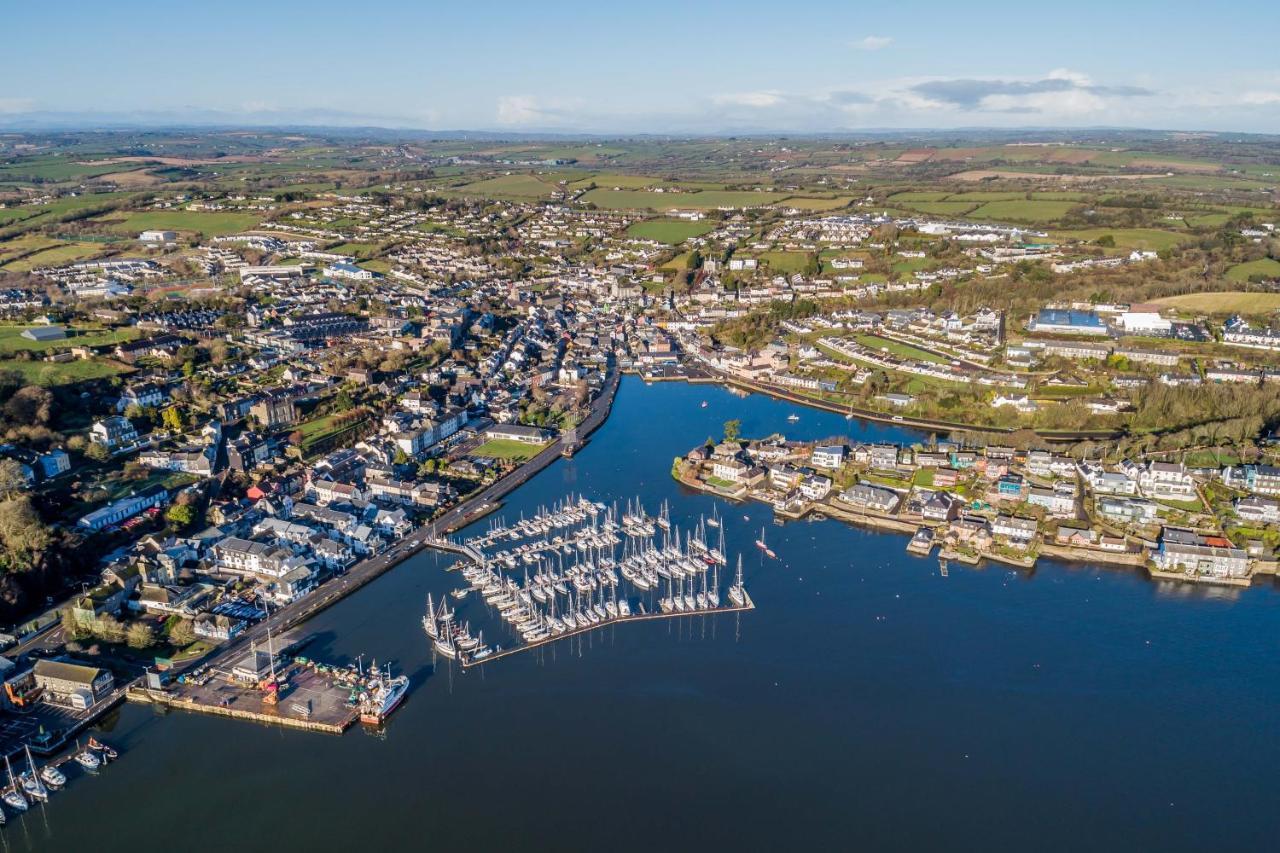 The Town House Kinsale, Hosted By Exquisite Holiday Homes, Sleeps 16 Extérieur photo