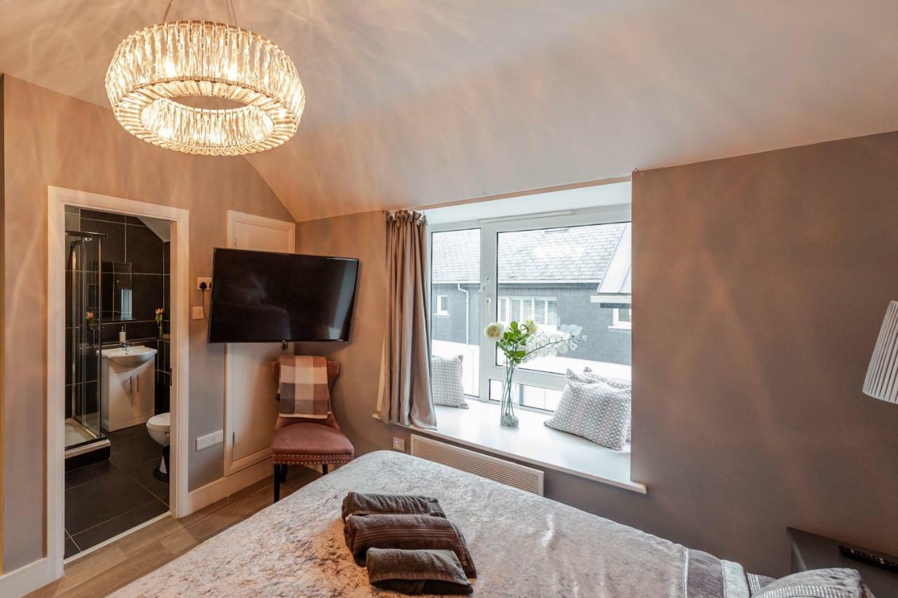 The Town House Kinsale, Hosted By Exquisite Holiday Homes, Sleeps 16 Extérieur photo