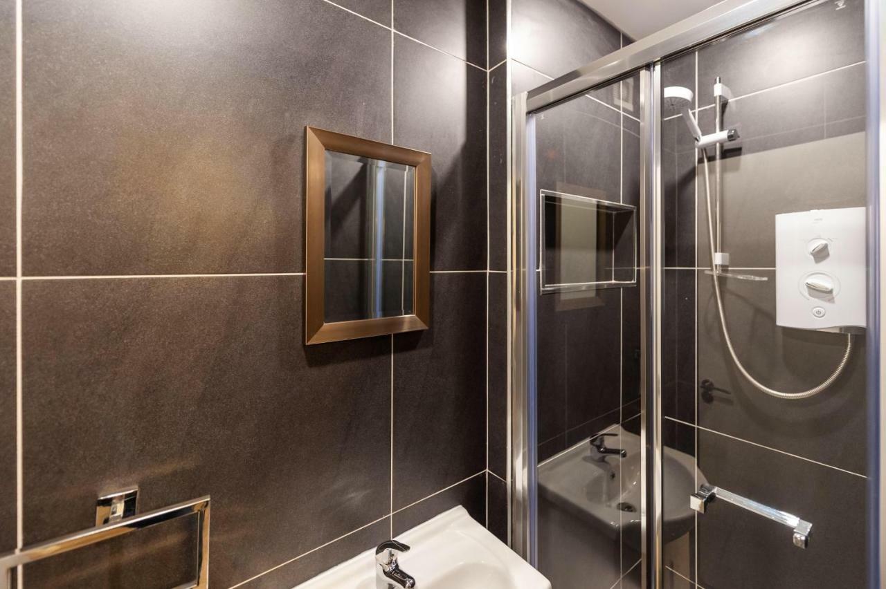 The Town House Kinsale, Hosted By Exquisite Holiday Homes, Sleeps 16 Extérieur photo