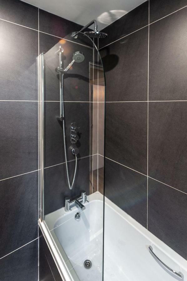 The Town House Kinsale, Hosted By Exquisite Holiday Homes, Sleeps 16 Extérieur photo